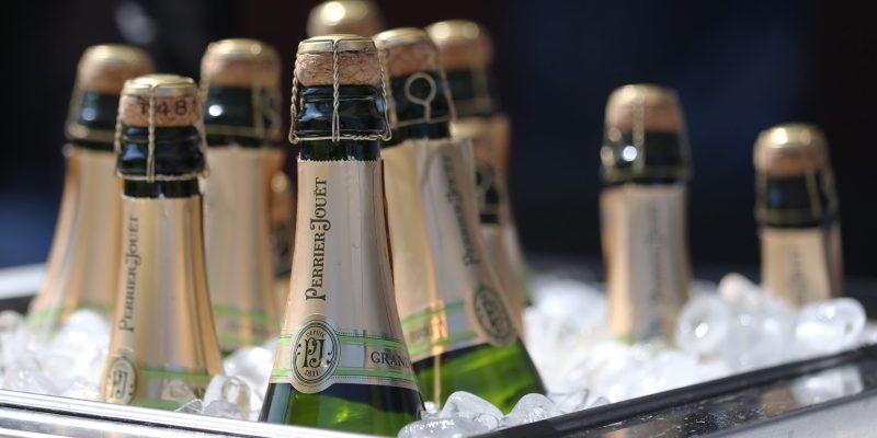 Non-vintage champagne